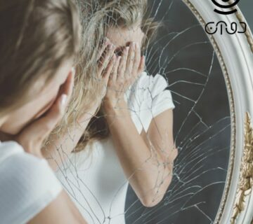 8 نشانه عزت نفس پایین